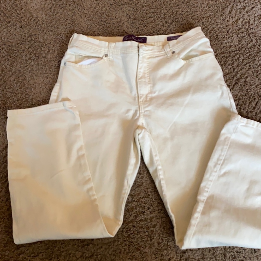 Gloria Vanderbilt Amanda yellow jeans